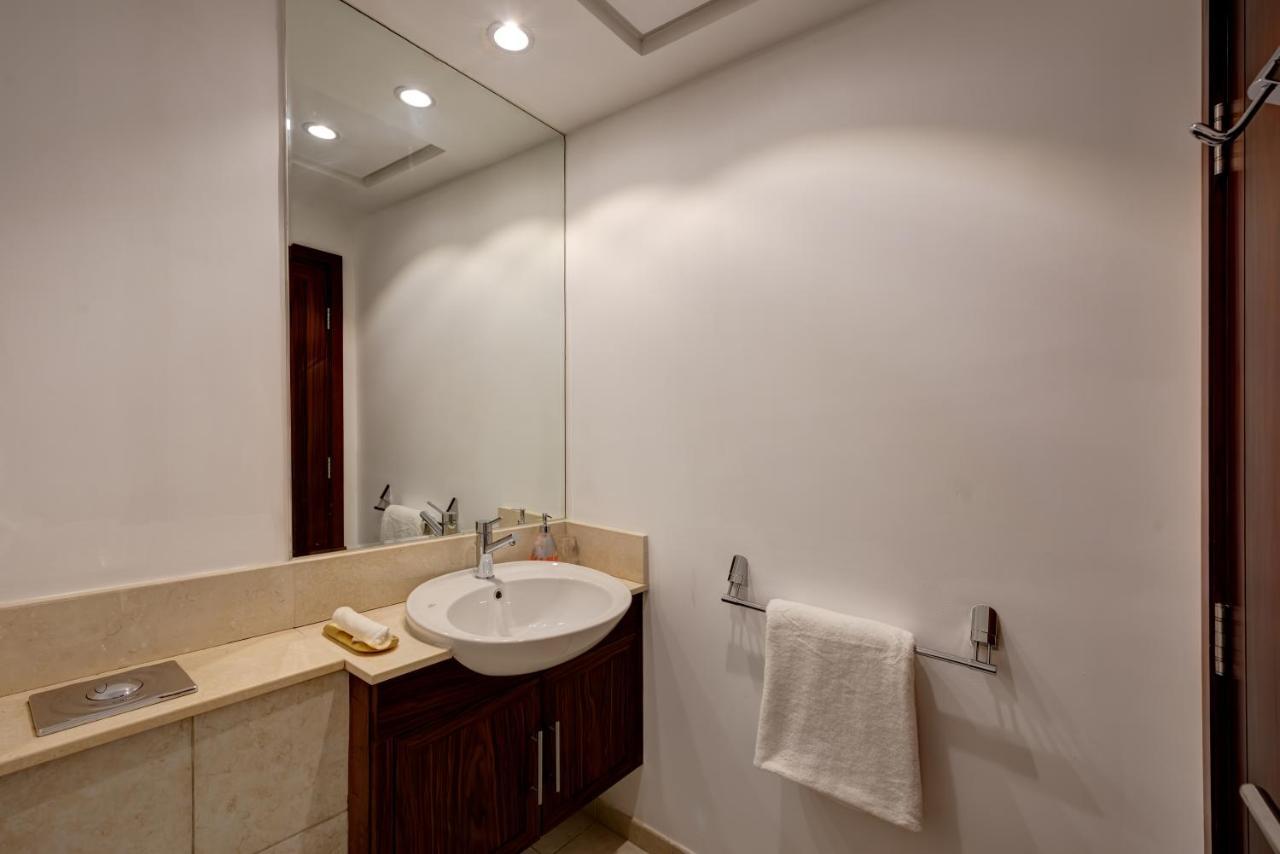 Durrani Homes - Luxe Living With Burj Khalifa And Fountain View - Third Room Without Partition Дубай Екстер'єр фото