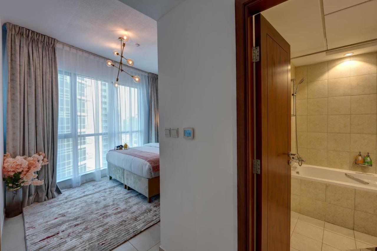 Durrani Homes - Luxe Living With Burj Khalifa And Fountain View - Third Room Without Partition Дубай Екстер'єр фото